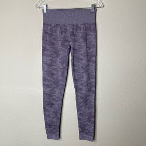Gymshark camo seamless adapt leggings purple camo EUC large